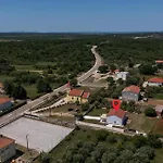 Ferienhaus 3 Bedroom In Nin
