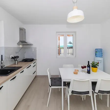 3 Bedroom In Casa vacanze Nin