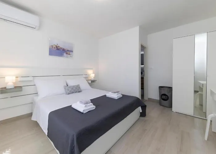 3 Bedroom In * 닌